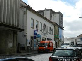 Vista geral do imóvel e área envolvente