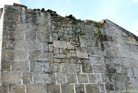 Fotografia da igreja em ruinas