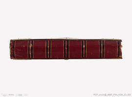 Álbum com retratos de membros das famílias reais europeias