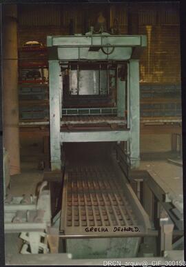 Interior da fábrica – Grelha de desmoldação
