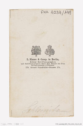 Álbum com retratos de membros das famílias reais europeias