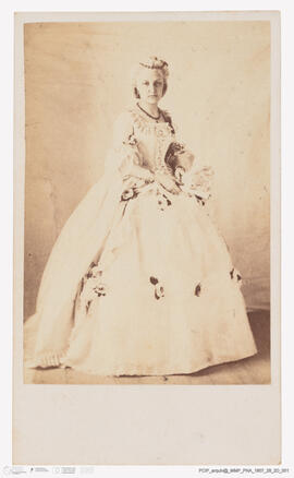 Álbum com fotografias do Baile de Máscaras de Carnaval de Fevereiro de 1865 no Paço Real da Ajuda