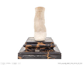 Pé da Rainha D. Maria Pia calçado com bota