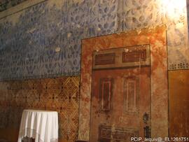 Parede lateral no interior do templo