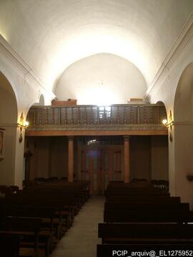 Vista da nave central e do coro alto
