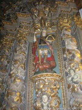 Retábulo-mor – Escultura “São Miguel Arcanjo”