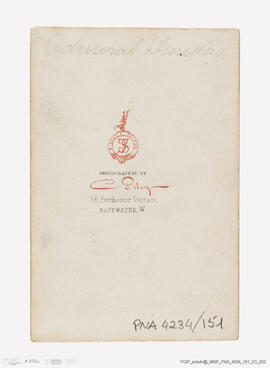 Álbum com retratos de membros das famílias reais europeias