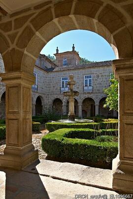 Claustro – Chafariz