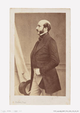 Álbum com retratos de membros das famílias reais europeias