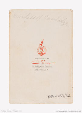 Álbum com retratos de membros das famílias reais europeias