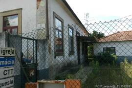 Vista parcial do edifício  e anexo