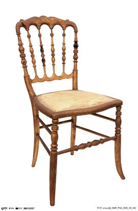 Cadeira em Madeira Dourada