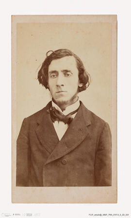 Álbum com retratos de membros das famílias reais