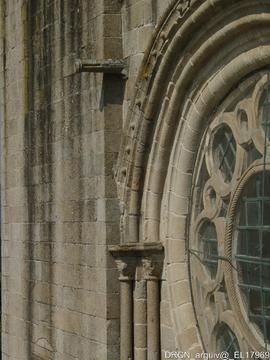 Exterior - Fachada Principal - Rosácea - Pormenor