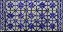 Painel de azulejos de padrão c/friso, de fachada