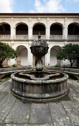 Claustro – Chafariz