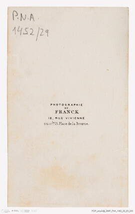 Álbum fotográfico - Álbum de fotografias com retratos de familiares da rainha D. Maria Pia