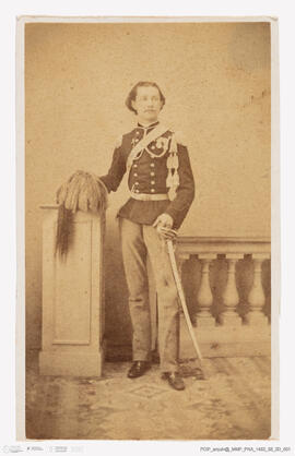 Álbum fotográfico - Álbum de fotografias com retratos de familiares da rainha D. Maria Pia