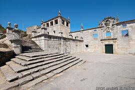 Alçado frontal (sul) – Escadaria