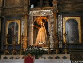 Vista parcial do altar mor