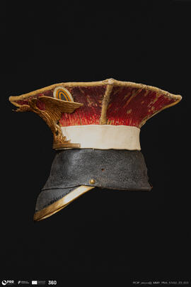 Cobertura de uniforme militar