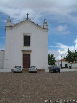 Vista geral do imóvel e área envolvente