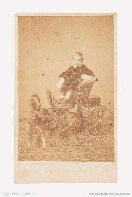 Álbum com retratos de membros das famílias reais europeias