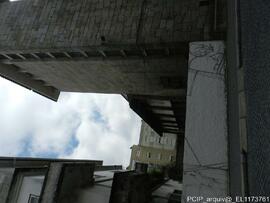 Vista geral do imóvel e área envolvente