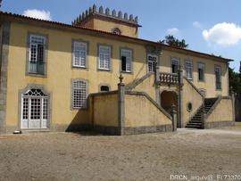 Exterior - Fachada principal - Jardim