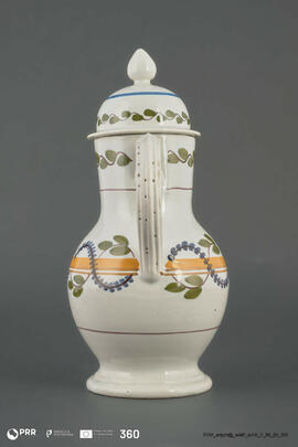 Caneca com tampa