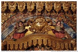 Esponjados e pintura de “pedra fingida” presentes na nave e no coro da igreja do Convento de Sant...