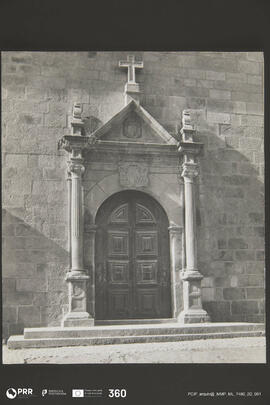 Pórtico da Igreja das Chagas, Lamego