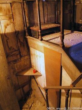 Estrutura atrás do altar mor