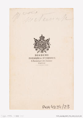 Álbum com retratos de membros das famílias reais europeias