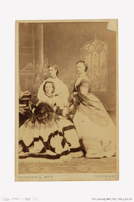 Álbum com fotografias famílias reais europeias