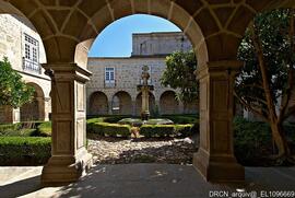 Claustro – Chafariz