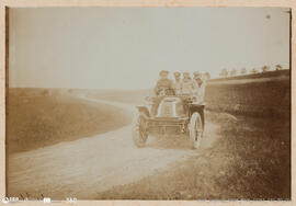 Álbum fotográfico - Passeios no Campo; saltos a cavalo; etc