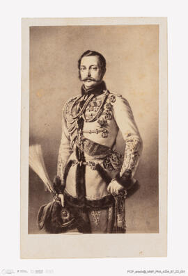 Álbum com retratos de membros das famílias reais europeias