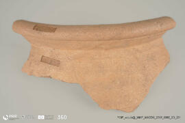 Dolium com marca de oleiro