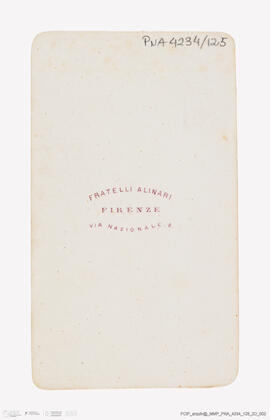 Álbum com retratos de membros das famílias reais europeias