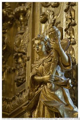 Talha dourada da capela-mor da igreja do Convento de Santa Clara do Porto – Fotografia 006