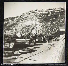 Traineiras com apetrechos ao sol