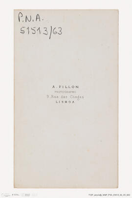 Álbum com retratos de membros das famílias reais