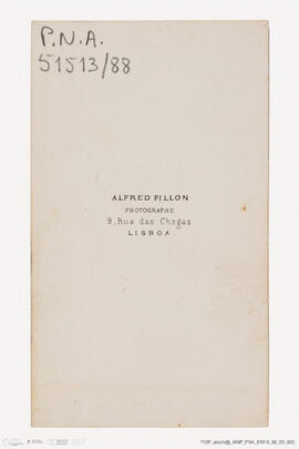 Álbum com retratos de membros das famílias reais