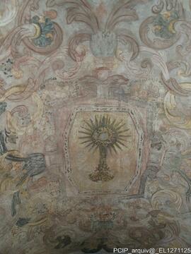 Detalhe de pintura no teto do altar mor