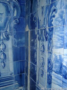 Azulejos-destacamentos/fissuras zona juntas
