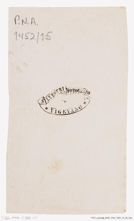 Álbum fotográfico - Álbum de fotografias com retratos de familiares da rainha D. Maria Pia