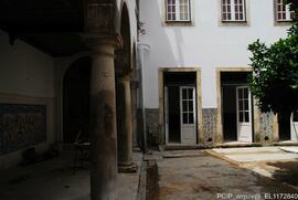 Fotografia: intervencao no claustro