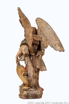 Anjo - Remate do retábulo de Nossa Senhora do Carmo