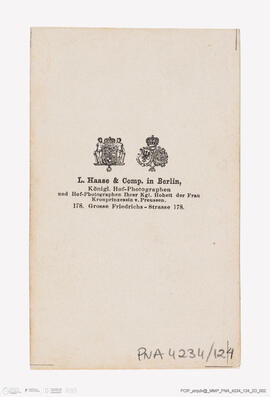 Álbum com retratos de membros das famílias reais europeias